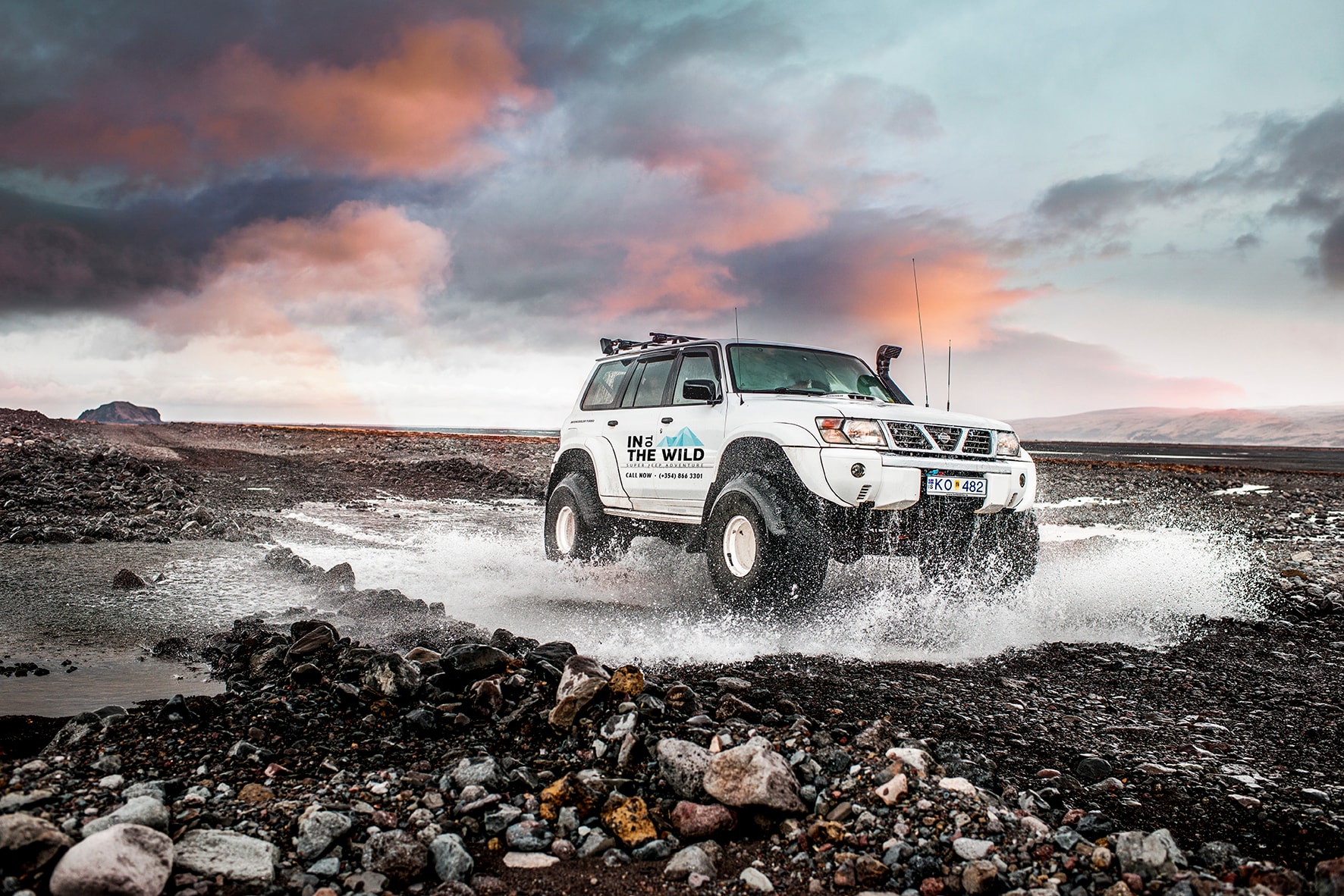 Super Jeep adventure in Iceland